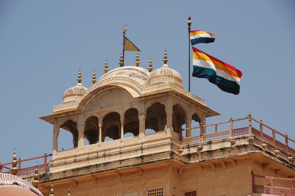 JAI Jaipur - the Maharajas flags waving on top of the City Palace Complex 3008x2000