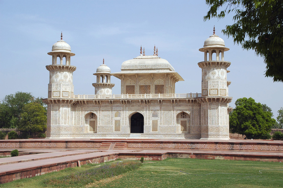 AGR Agra - Baby Taj or Itimad-ud-Daulah panorama view from garden 3008x2000