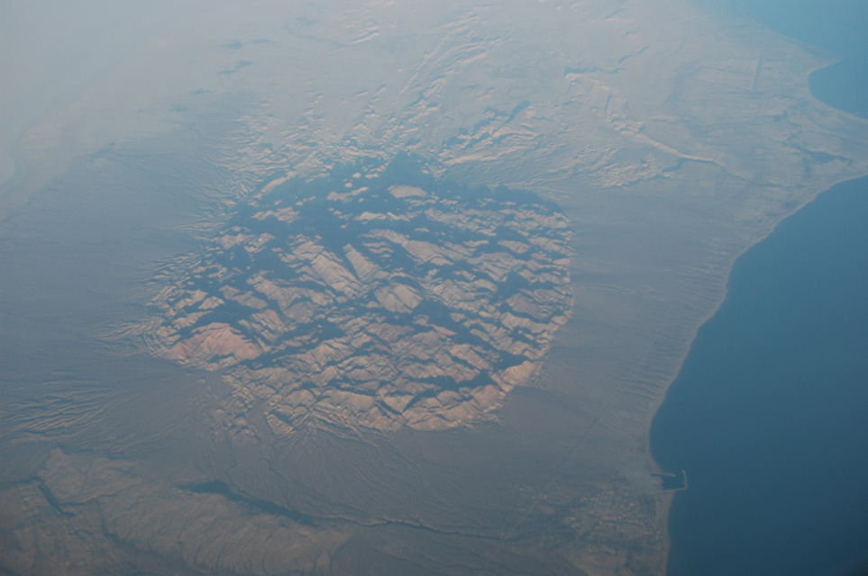 THR Iran - Bandar-e Moghuyeh town and port from aircraft 3008x2000