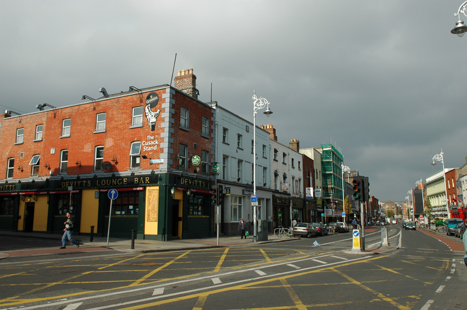 DUB Dublin - Camden Street Upper with Devitts Lounge Bar 3008x2000