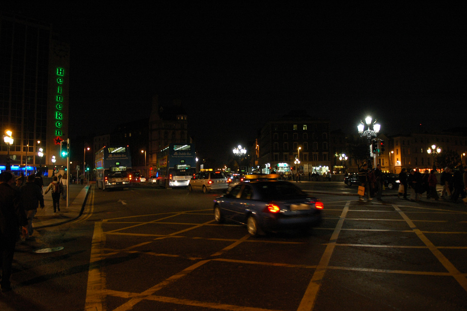 DUB Dublin - O Connell Bridge by night 01 3008x2000