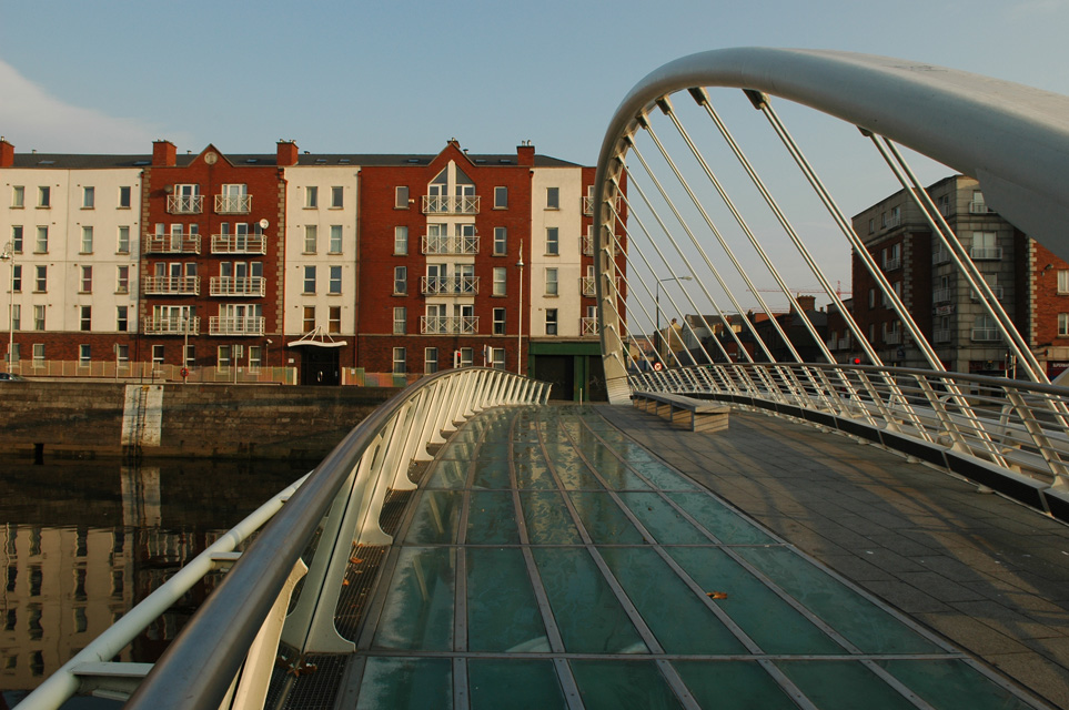 DUB Dublin - James Joyce Bridge with Ellis Quay 02 3008x2000