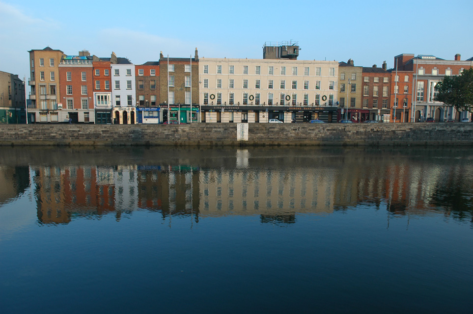 DUB Dublin - houses on Ormond Quay Upper with River Liffey at sunrise 3008x2000