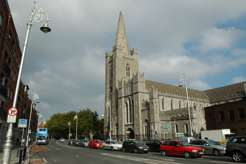 DUB Dublin - St Patricks Cathedral with Patrick Street 3008x2000