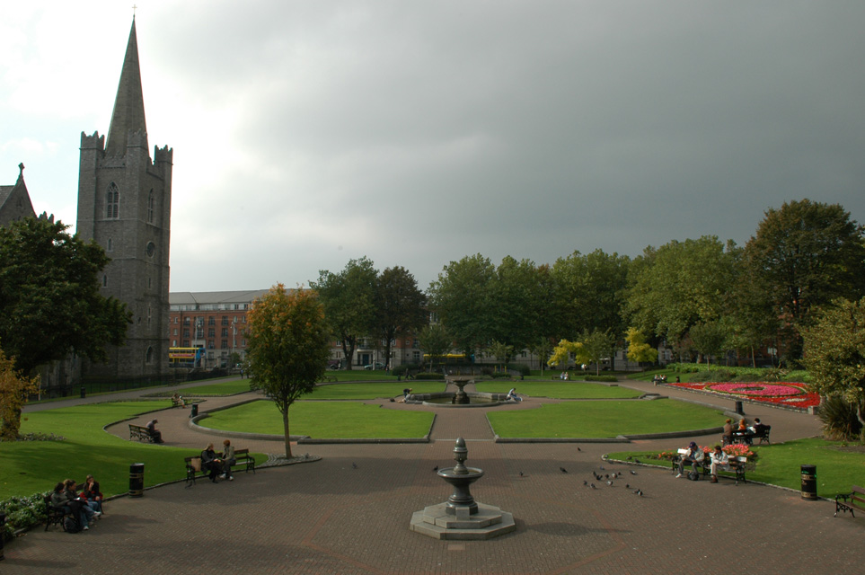 DUB Dublin - St Patricks Cathedral with St Patricks Park 01 3008x2000