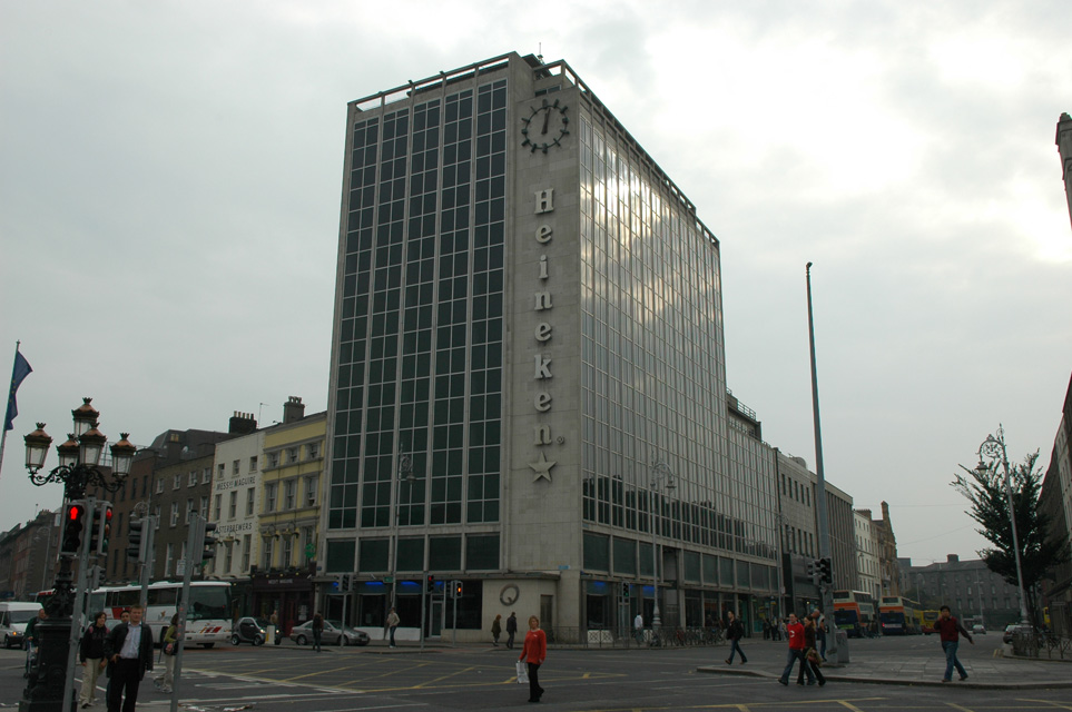 DUB Dublin - modern architecture on Burgh Quay near O Connell Bridge 3008x2000