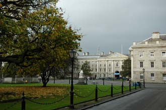 DUB Dublin - Trinity College Library Square view towards Front Square 3008x2000