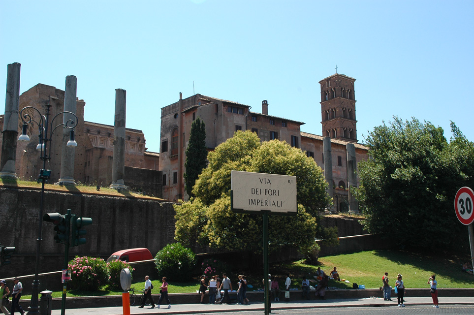 FCO Rome - Via dei Fori Imperiali 01 3008x2000