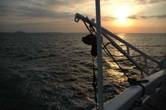 AMI Lombok Senggigi Ombak Putih sailing ship sunset 2 3008x2000