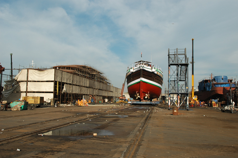 DXB Dubai Al-Jaddaf dhow building yard - ships in the dry-dock 02 3008x2000