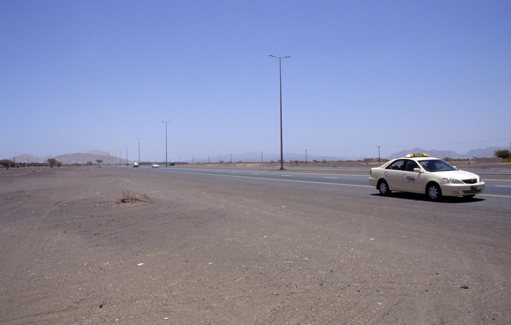 DXB Dubai - stop in the desert on the road from Hatta to Dubai 5340x3400