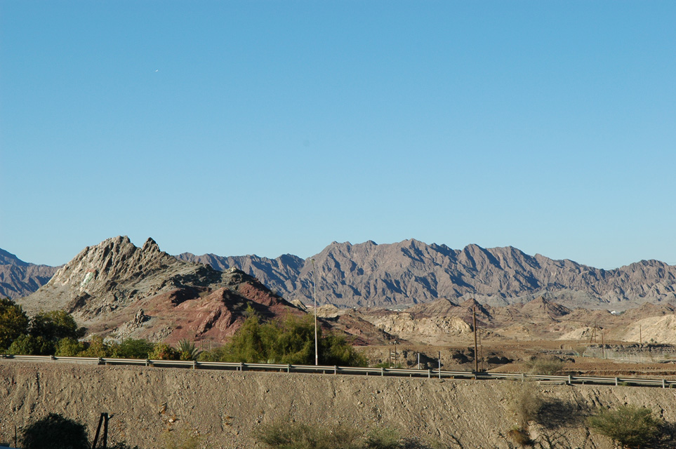 DXB Hatta - access road to Hatta with view towards west and Hajar mountain backdrop 3008x2000