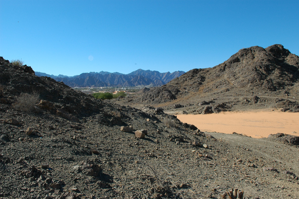 DXB Hatta - hills in the desert outside Hatta 3008x2000