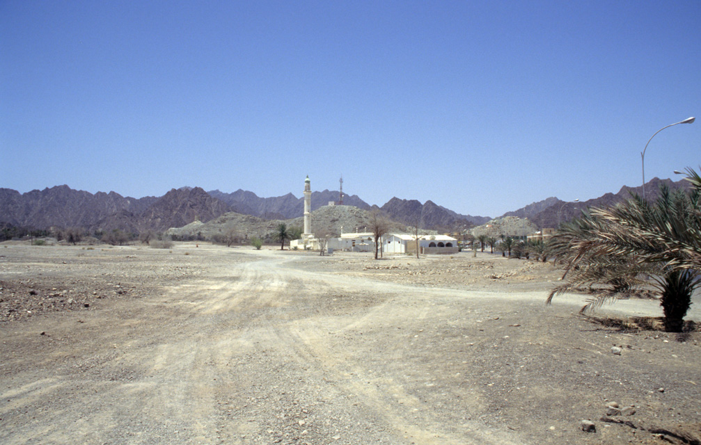 DXB Hatta - mosque in the outskirts of town near Fort roundabout 02 5340x3400