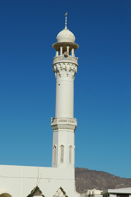 DXB Hatta - white mosque west of the access road to Hatta Town 03 3008x2000